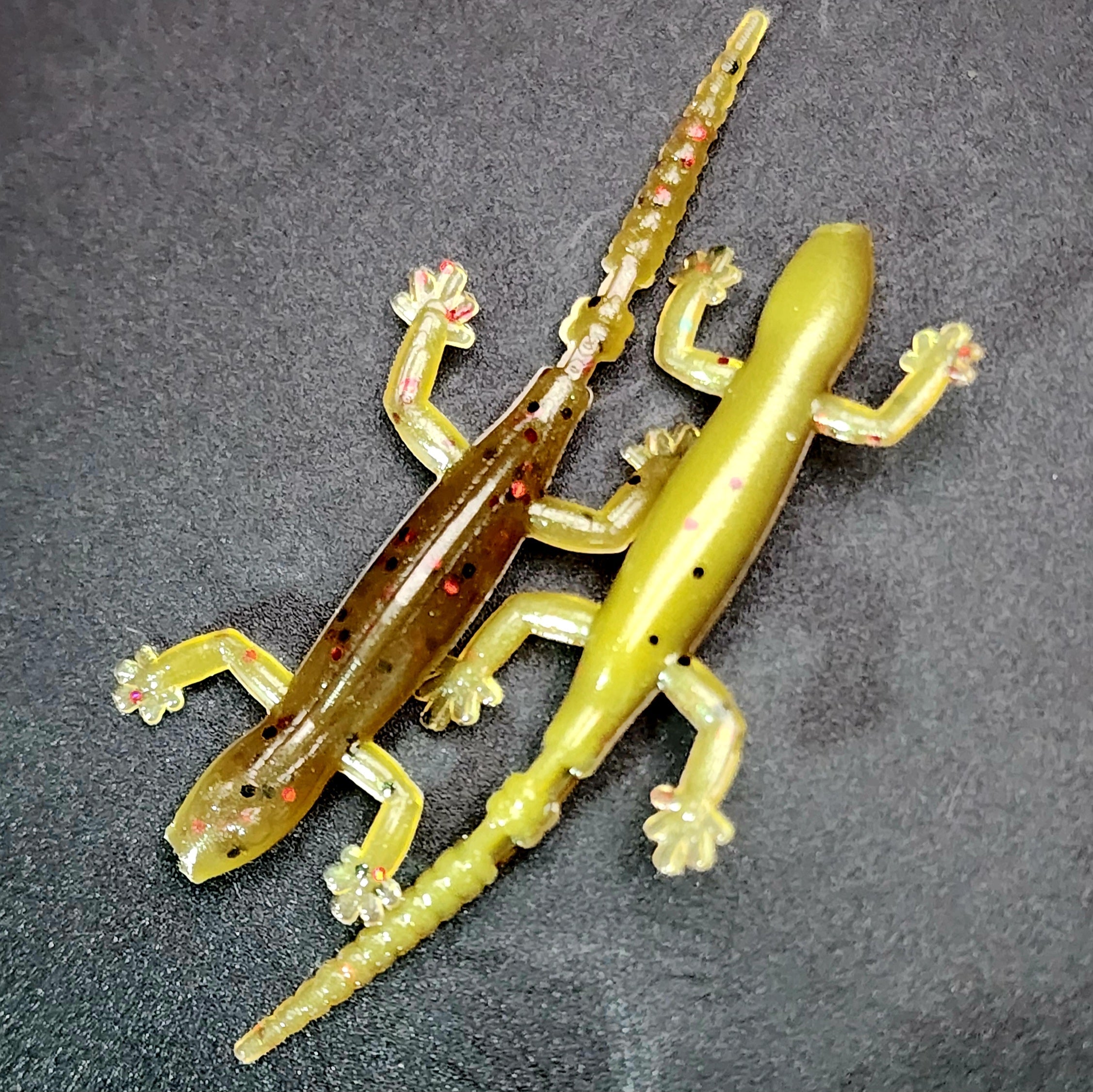 2" Salamander "The Moss Dweller" 8 Per Pack